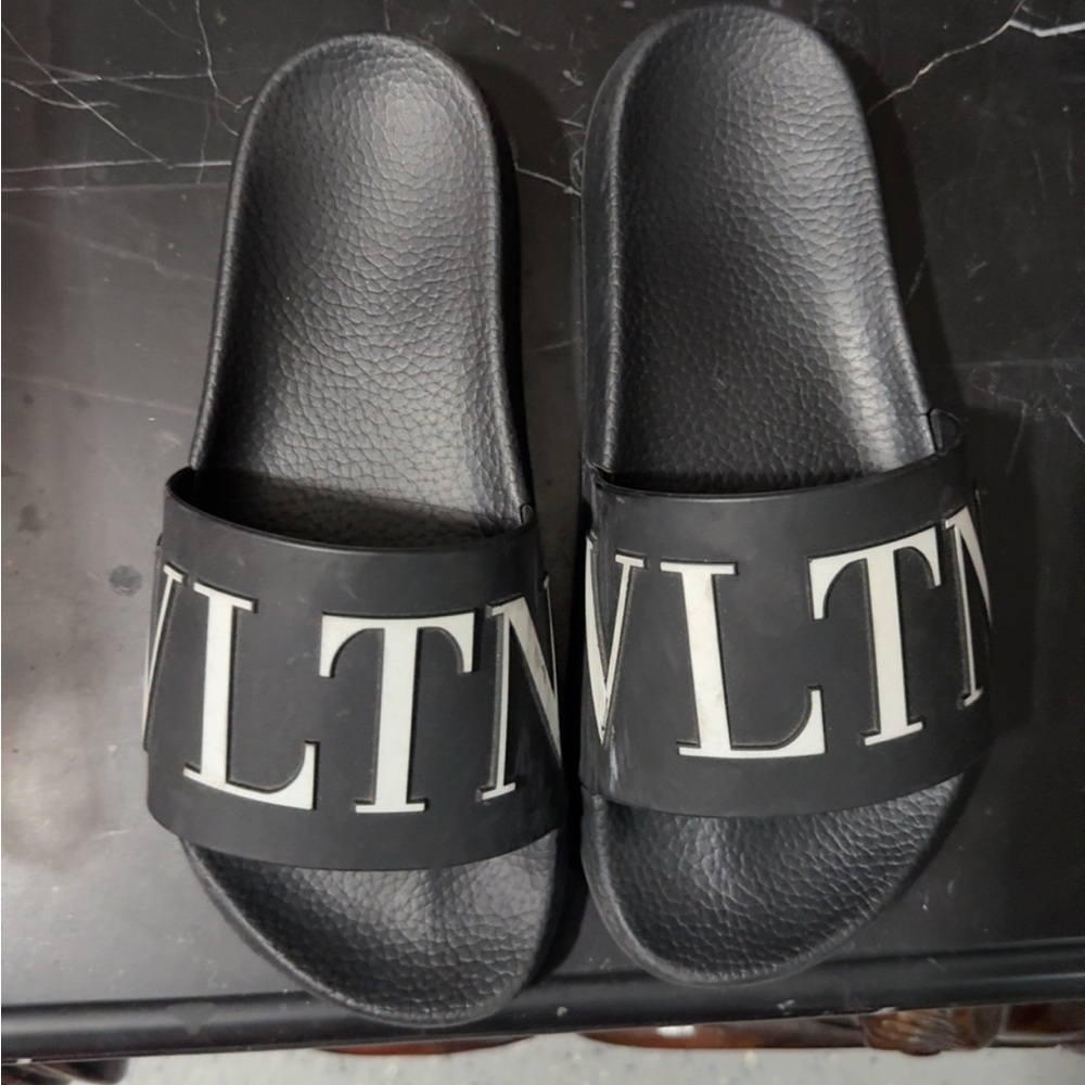 Valentino pool slide